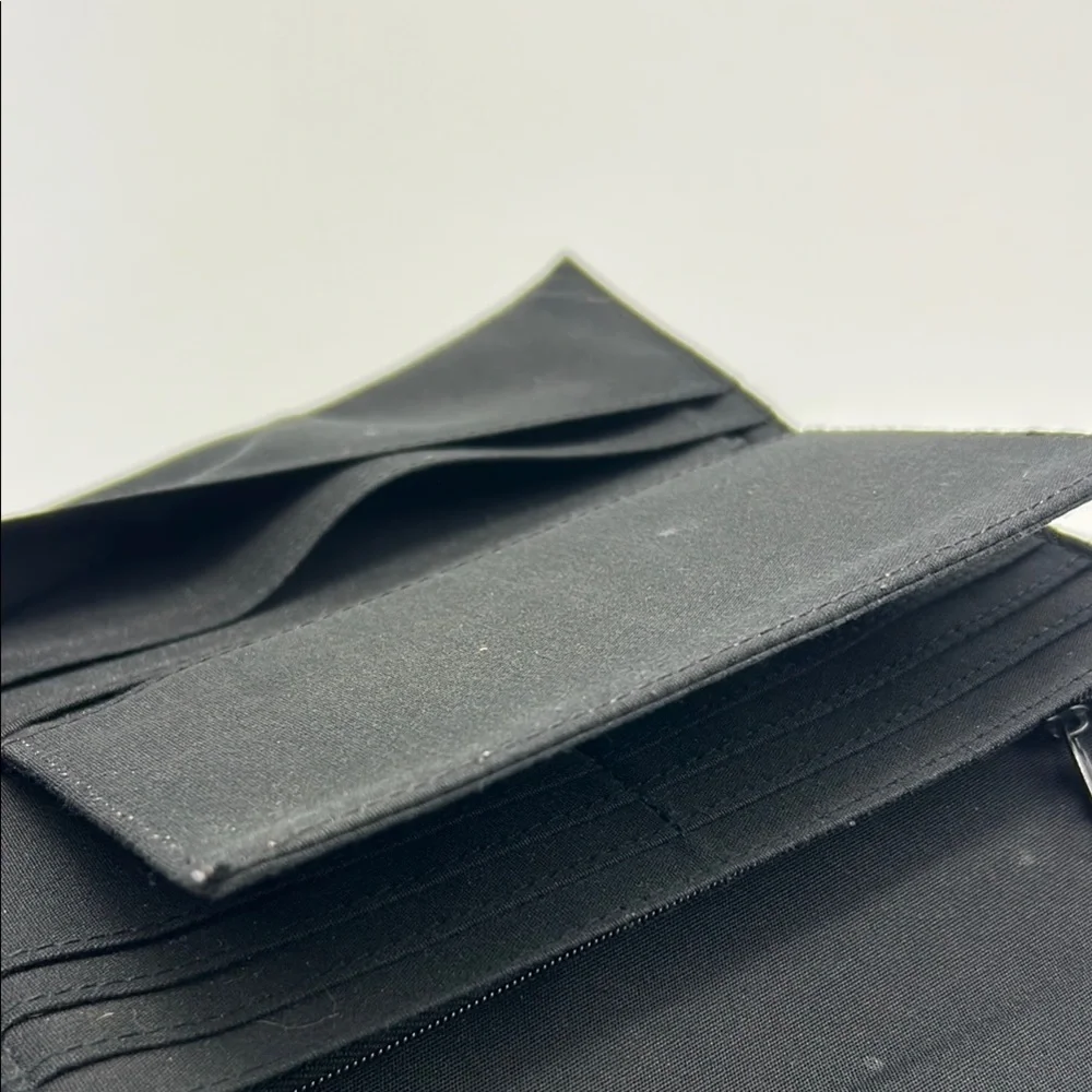 Women's Trifold Wallet Clutch Black with Silver & Stitch‎ Details Casual